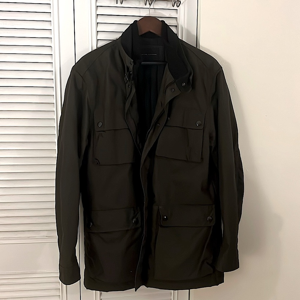 Beautifully conditioned fall jacket. 
Perfect for weather in the 40’s and 50’s.